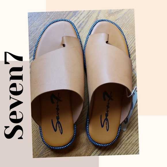 🆕️NIB Adorable Seven7 slip on sandals - Picture 2 of 8